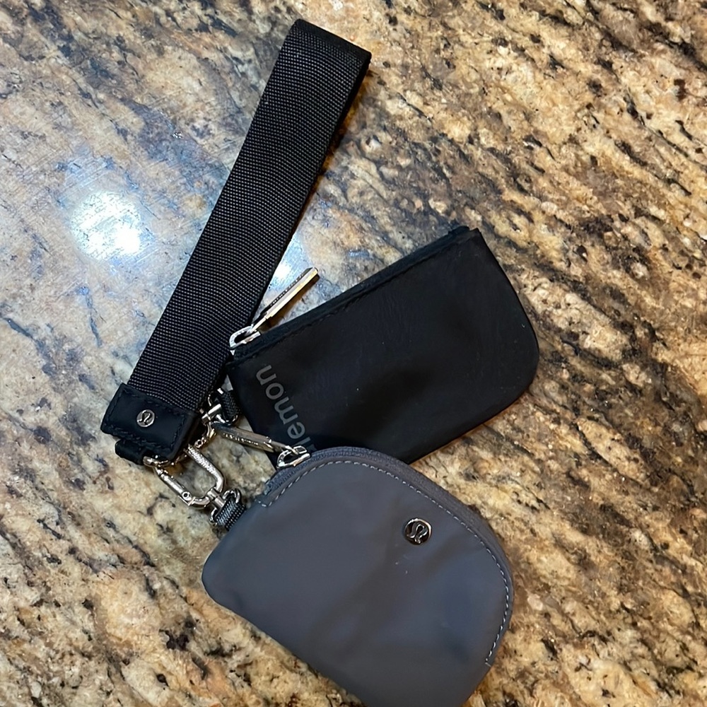 COPY - Lululemon dual wrist pouch